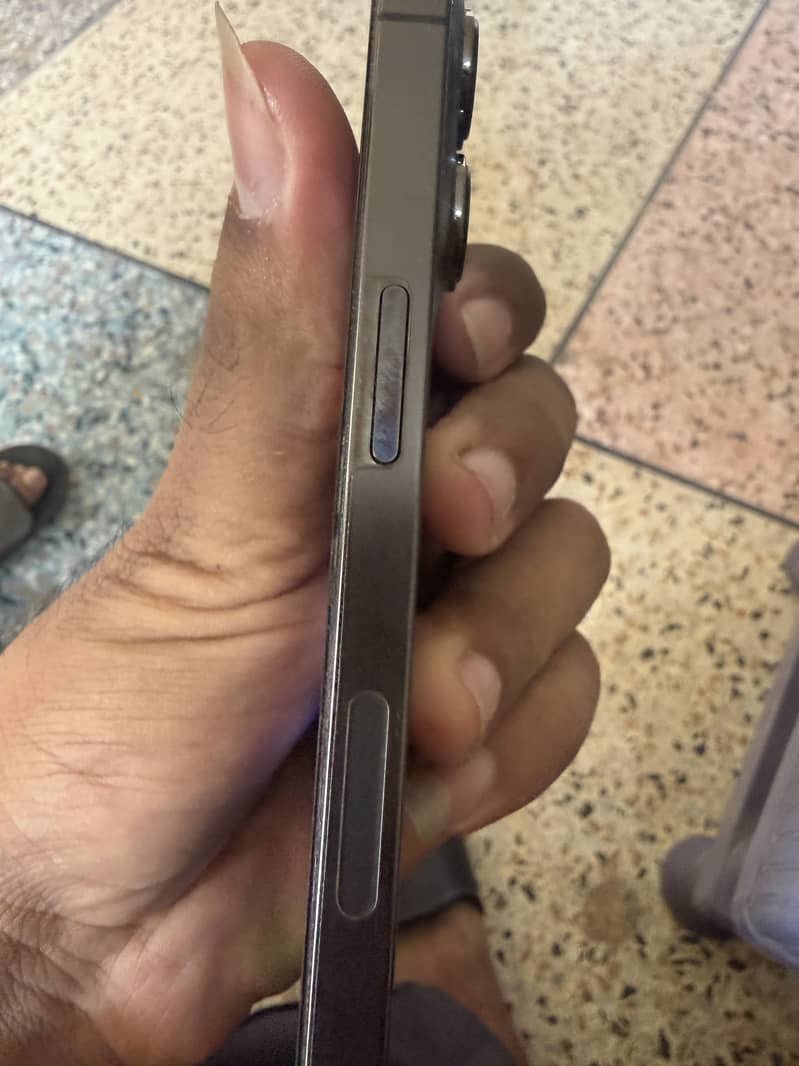 Apple iPhone 13 Pro 1