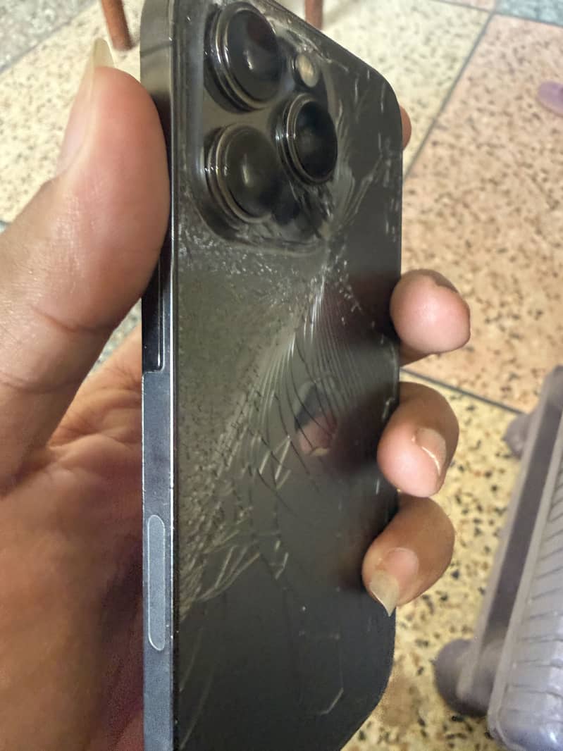 Apple iPhone 13 Pro 2