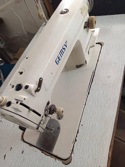 Gemsy silai machine  0302 9068016