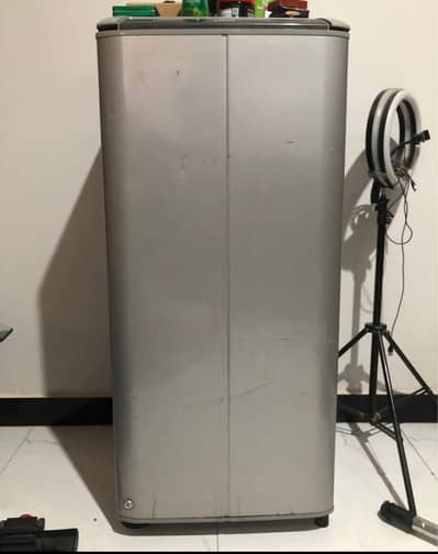 Sanyo mini fridge with freezer