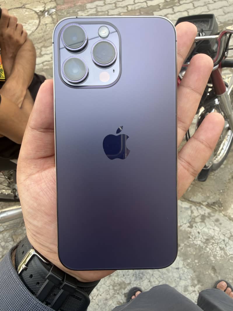 Apple iPhone 14 Pro Max 0
