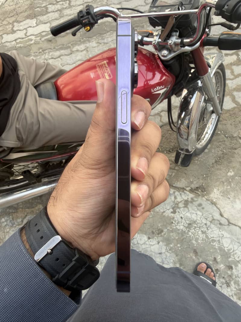 Apple iPhone 14 Pro Max 2