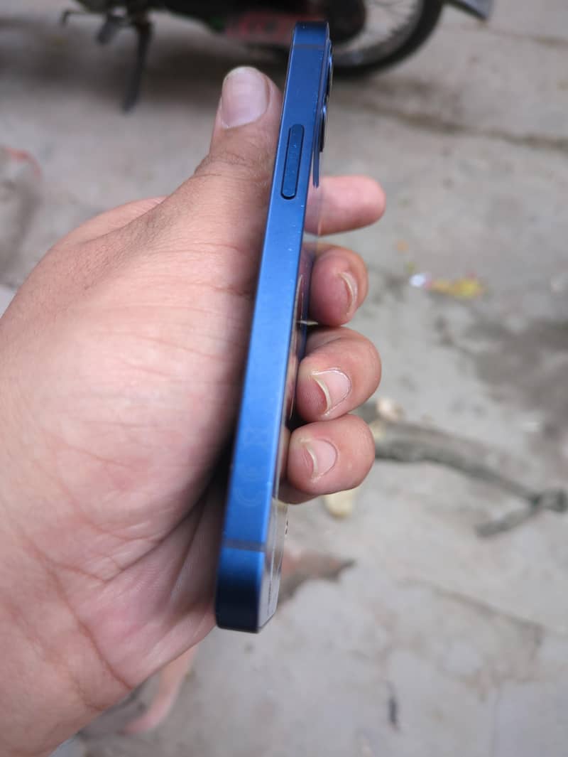 Apple iPhone 12 mini 1