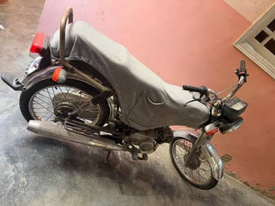 Unique 70 2012 Model – Excellent Condition – Documents Complete