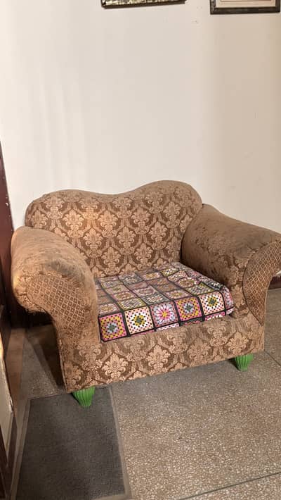 Large & Comfortable Single Seater Sofa – Used