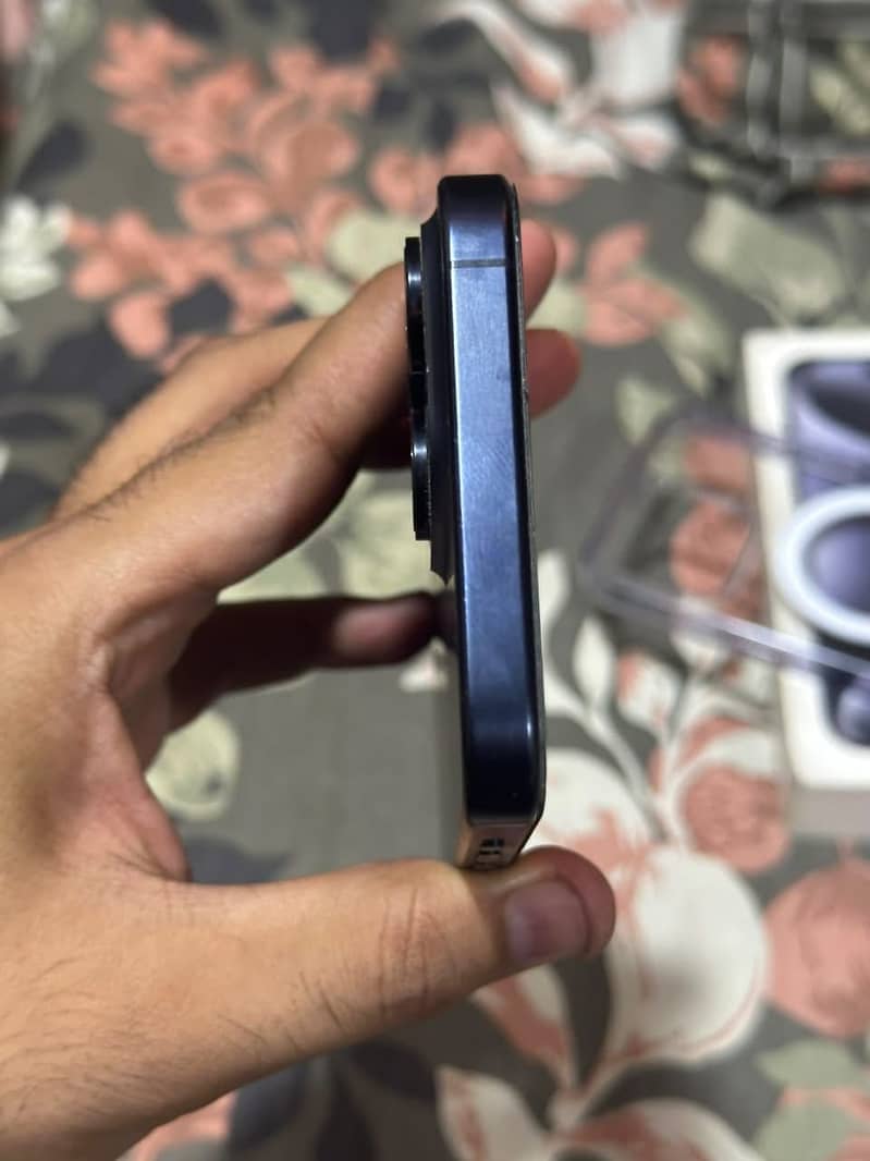 Apple iPhone 15 Pro Max 5