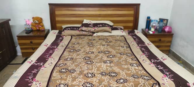 Bed+side tables only 35 demand Same as picture
