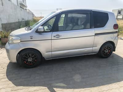 Toyota Porte 2006