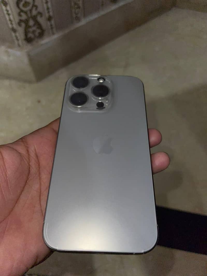 Apple iPhone 15 Pro 0
