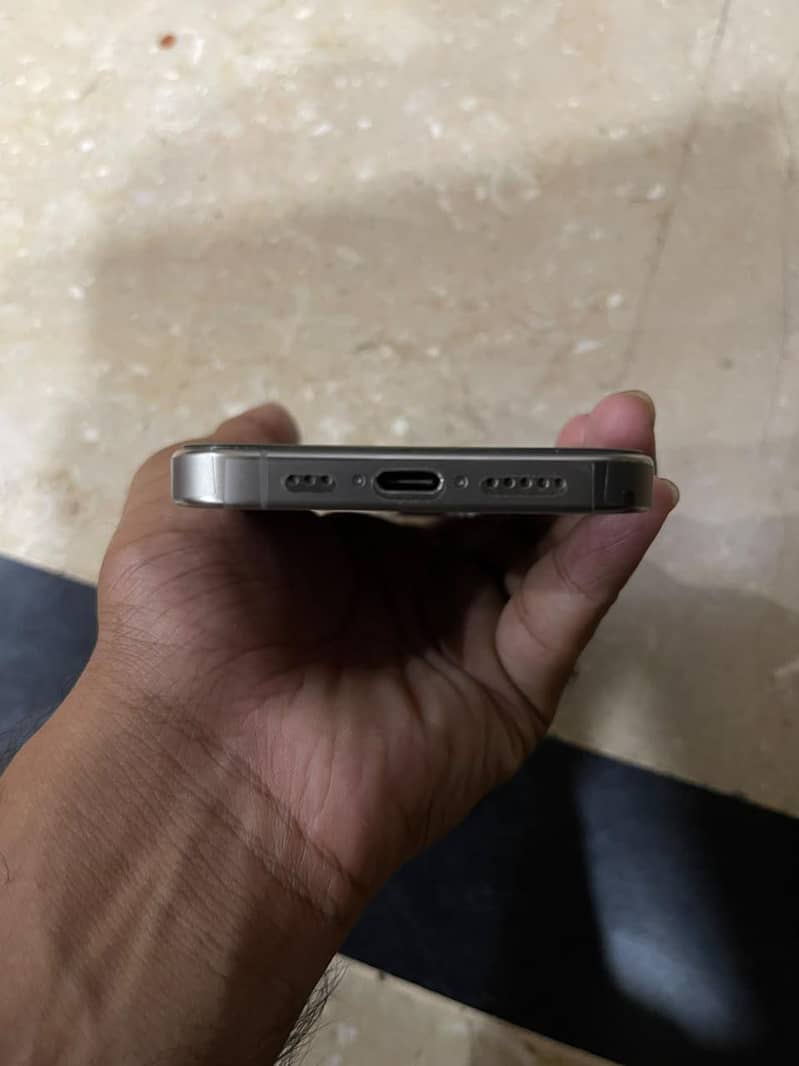 Apple iPhone 15 Pro 2