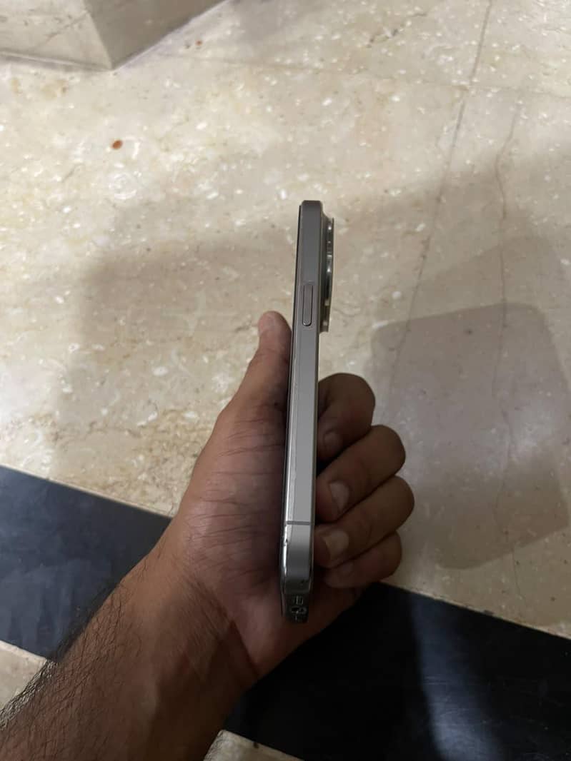 Apple iPhone 15 Pro 5