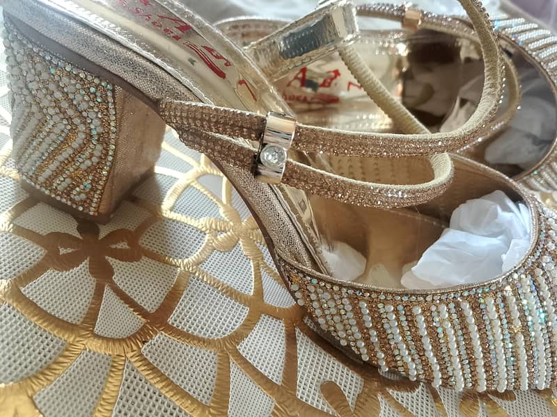 fancy  pumpy heel an step 4