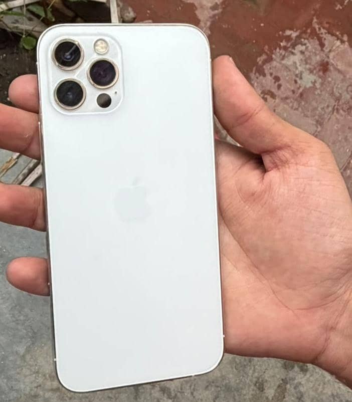 Apple iPhone 12 Pro 1