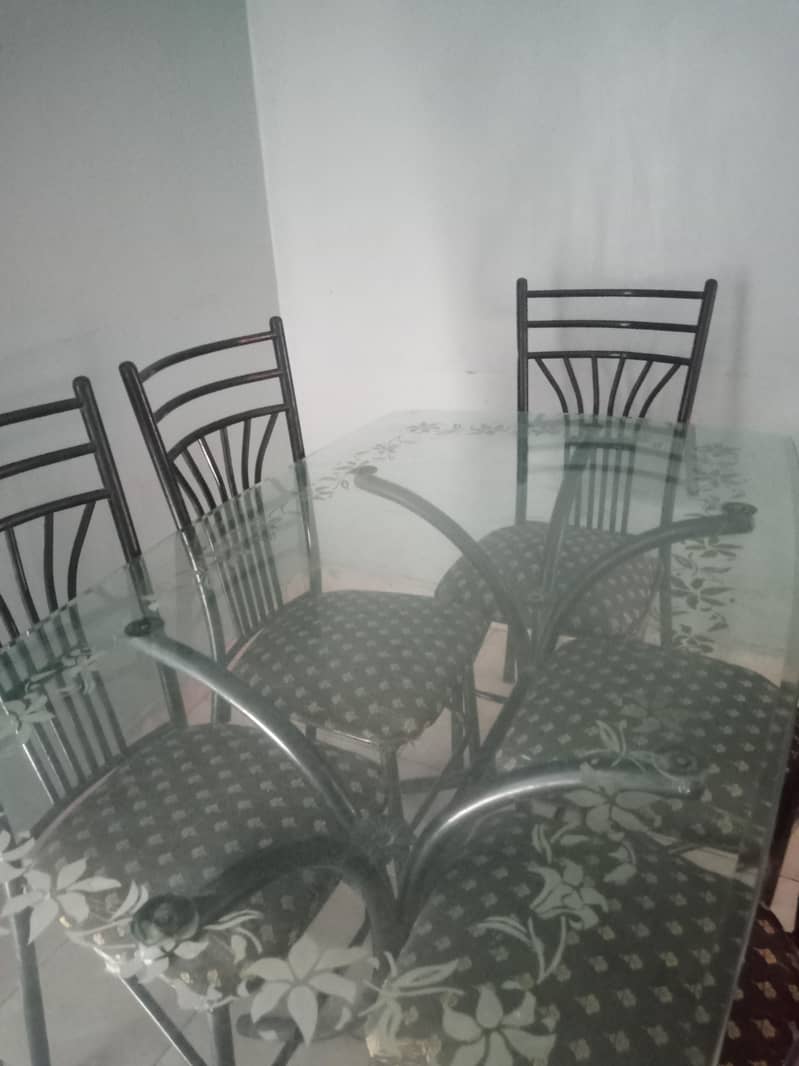 Dining table and chairs 0