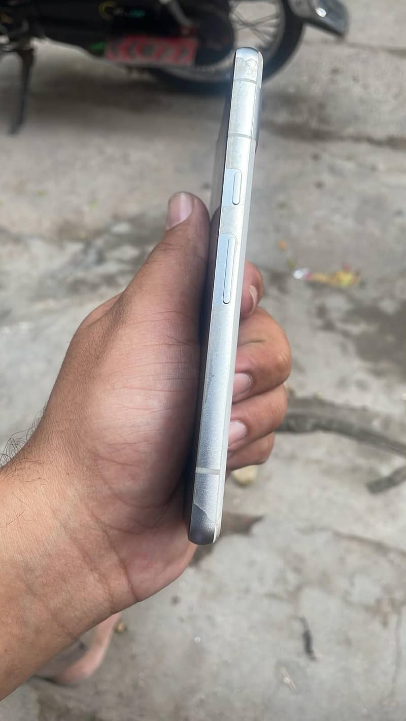 Google Pixel 7a 2