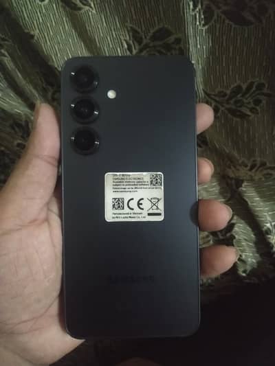 Samsung S25 8Gb ram 256 gb memory E sim time available