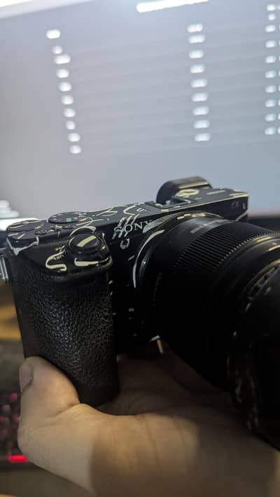 Sony A6500 (gorilla Skin) with 50mm f1.8 lens (contact Whatsapp only)