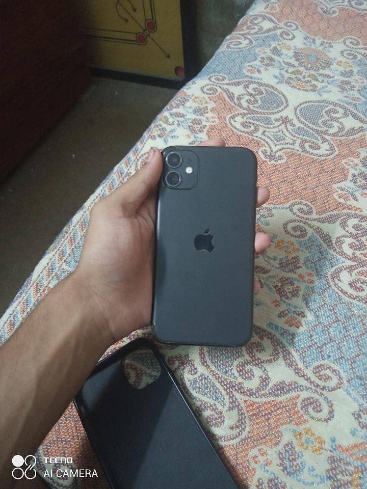 Apple iPhone 11 4
