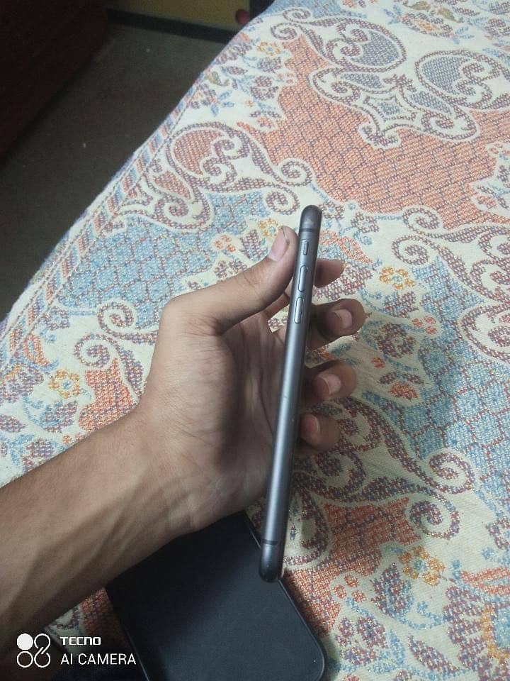 Apple iPhone 11 6