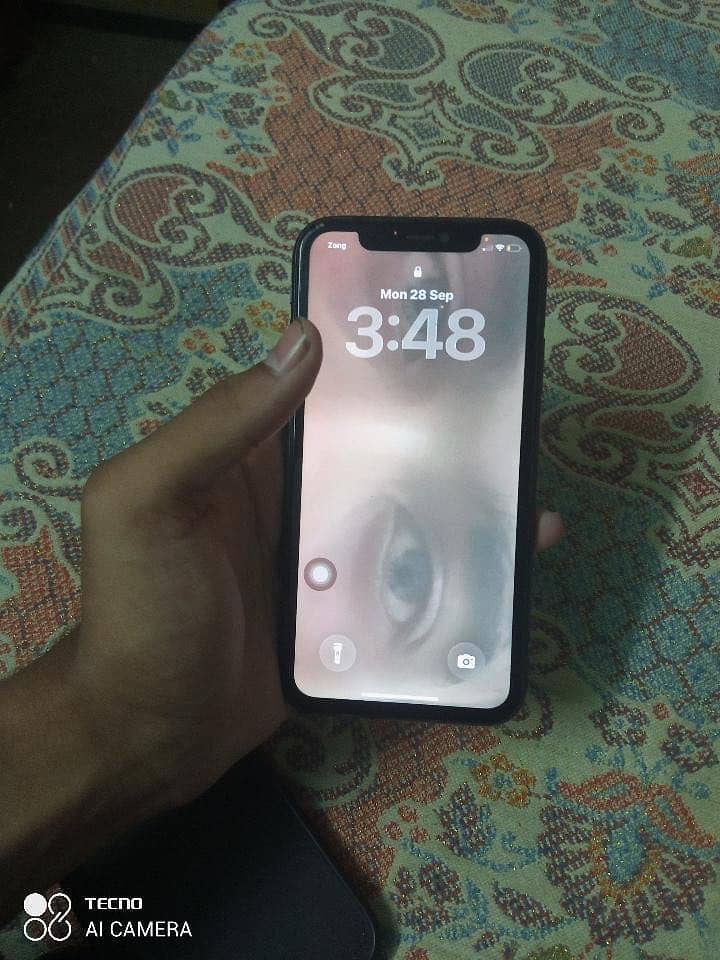 Apple iPhone 11 7