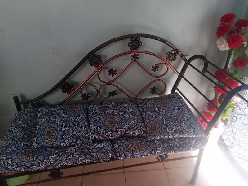 metal sofa 2