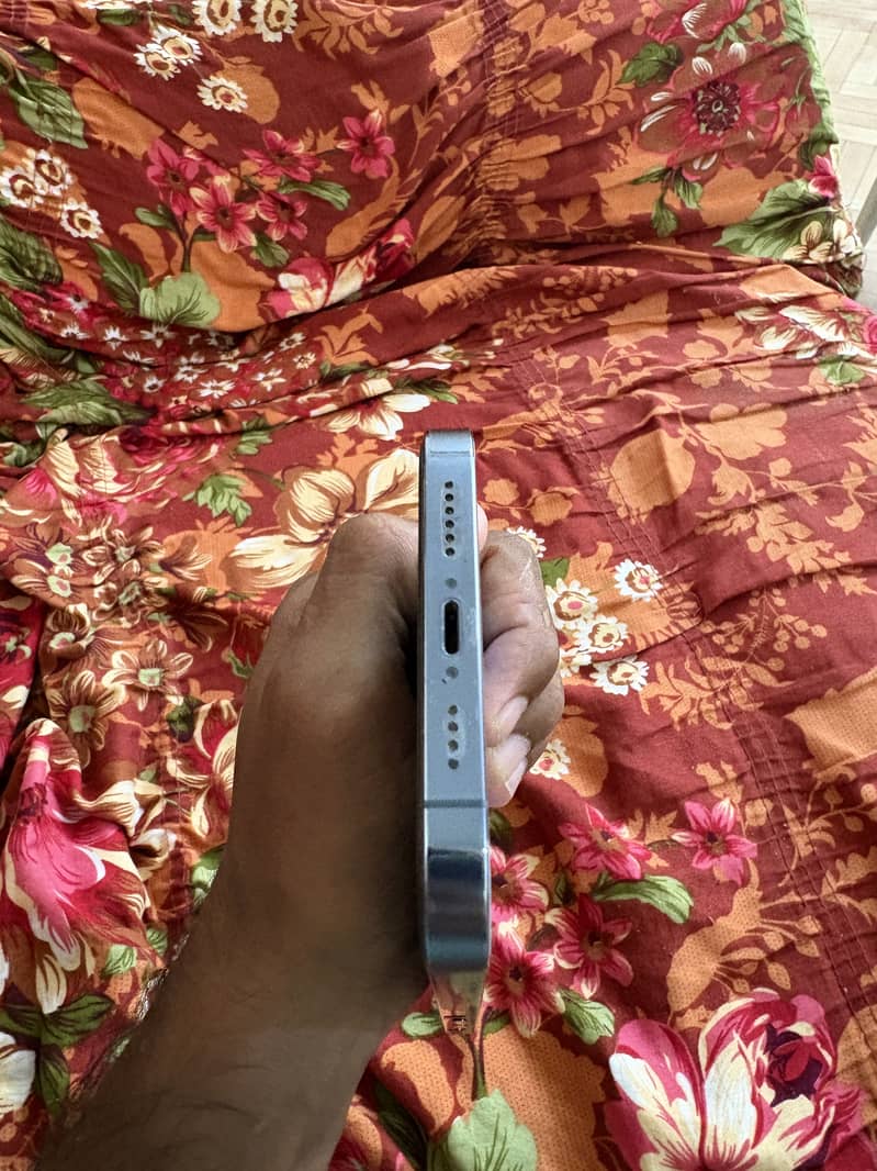 Apple iPhone 13 Pro Max 4