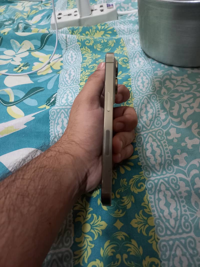 Apple iPhone 14 Pro 0
