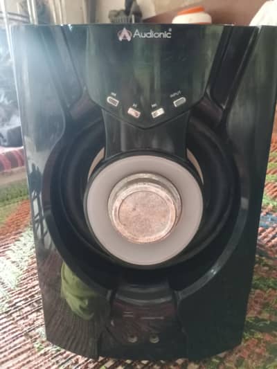 Audionic speaker bohot achi aawaz hai bohot Tez awaz hai