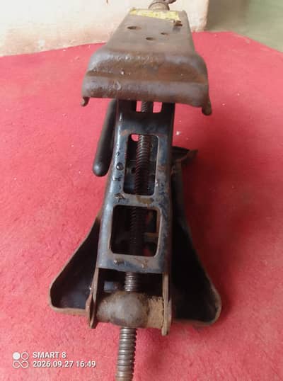 car lifter