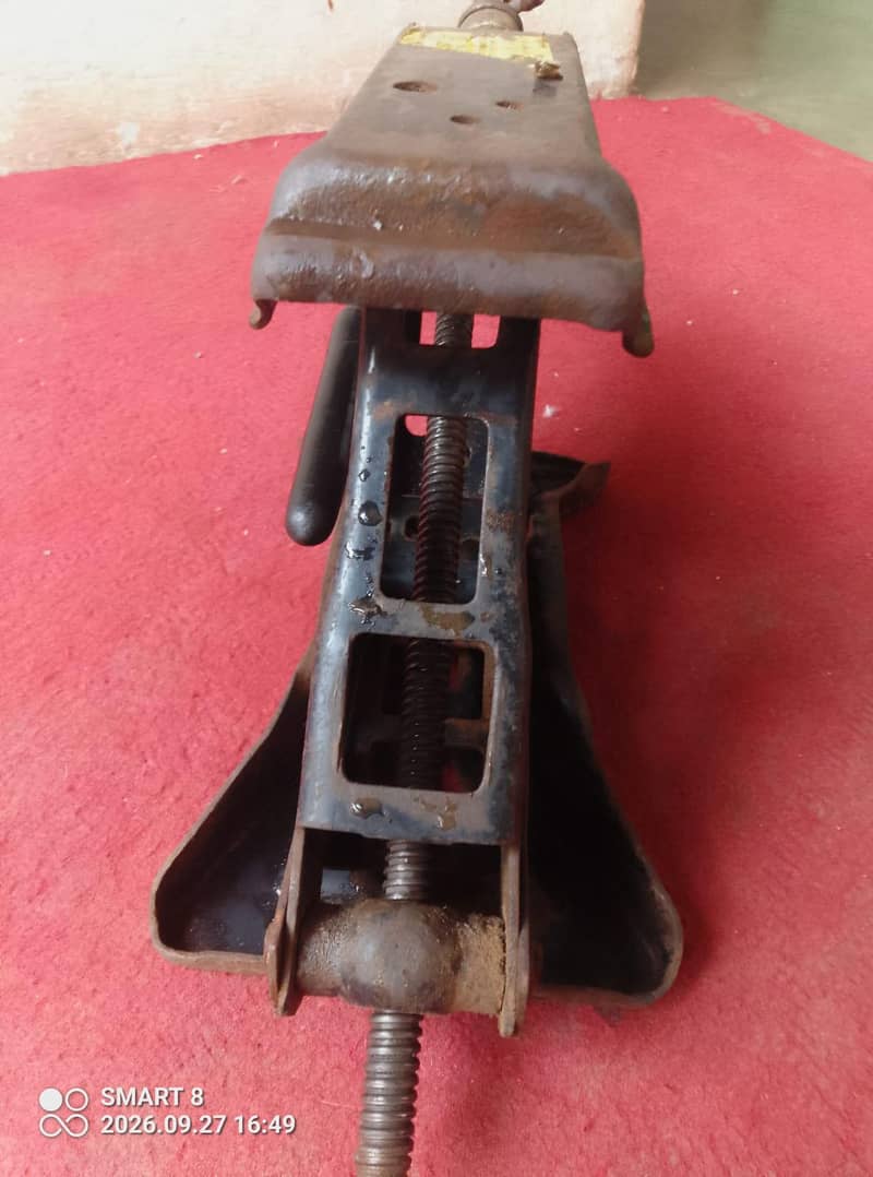 car lifter 0