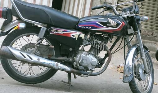 Honda 125 2017 Model original less used for urgent sale