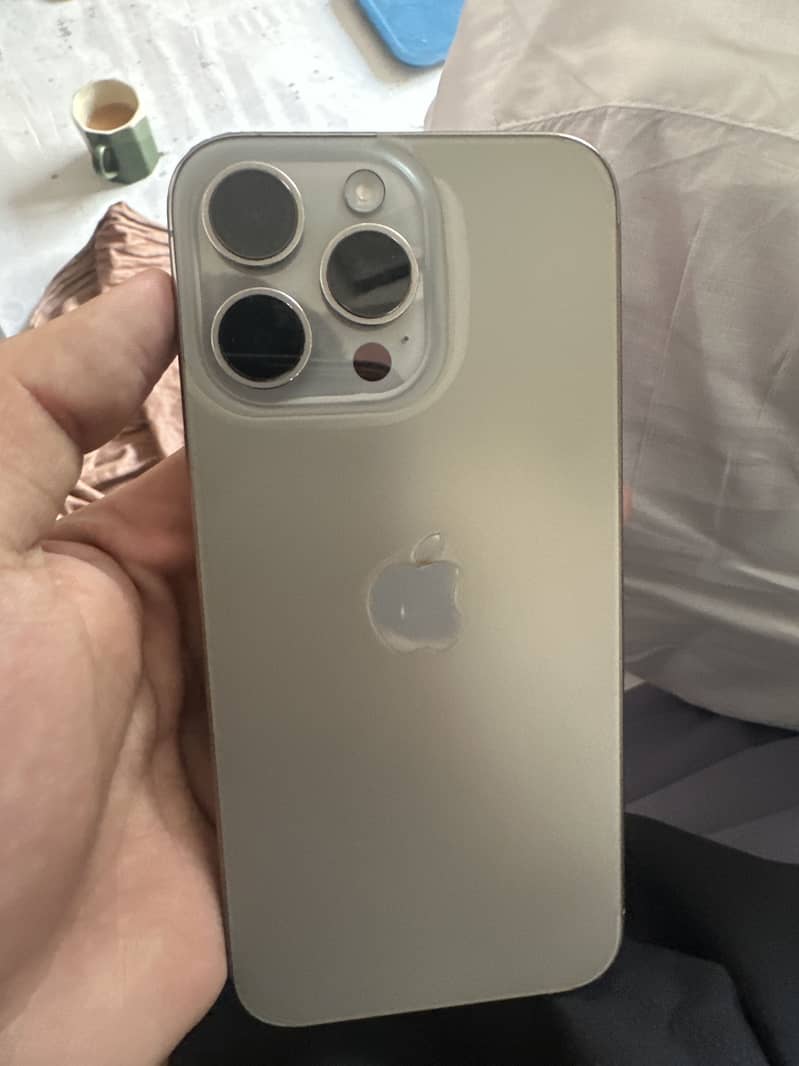 Apple iPhone 15 plus 2