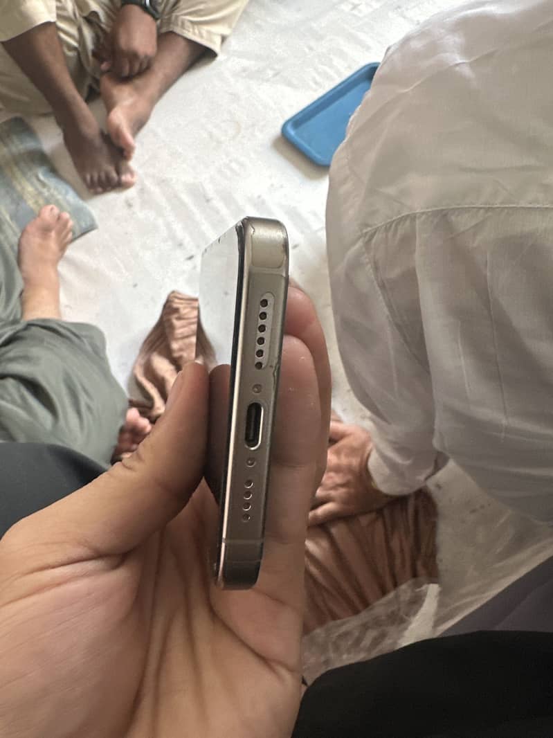Apple iPhone 15 plus 4