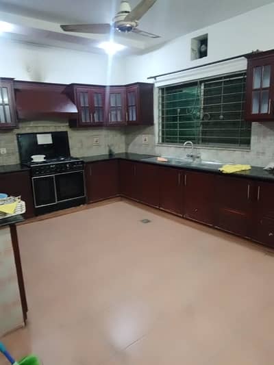 14 marla portion for rent office use
