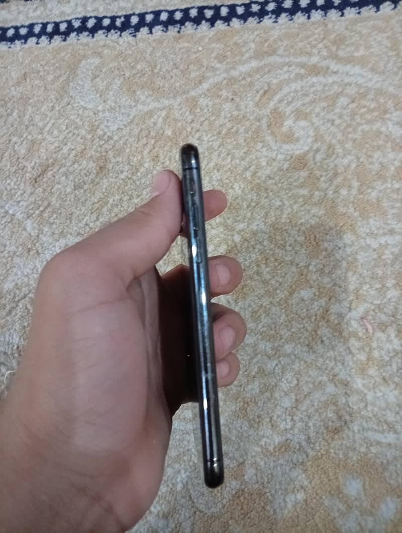 iPhone X's 2