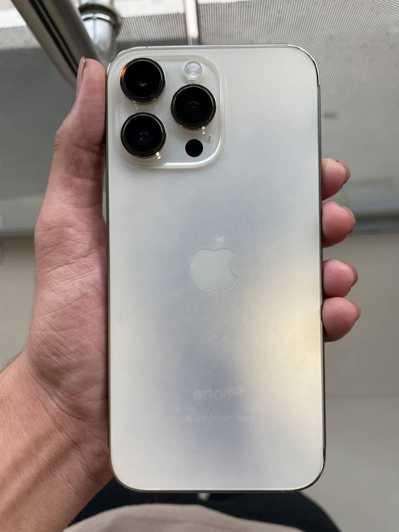Apple iPhone 14 Pro Max 1