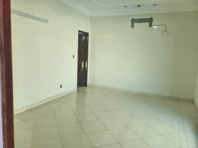 Beautifull Second Floor Portion 1 Kanal 3 Rooms Kitchen