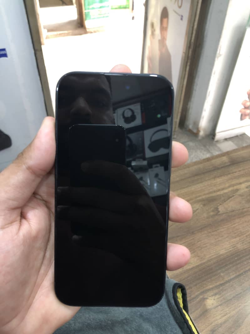 Apple iPhone 15 2
