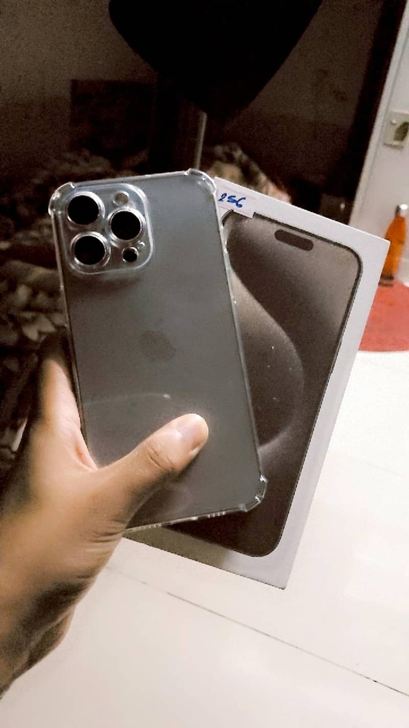 Apple iPhone 15 Pro Max 0