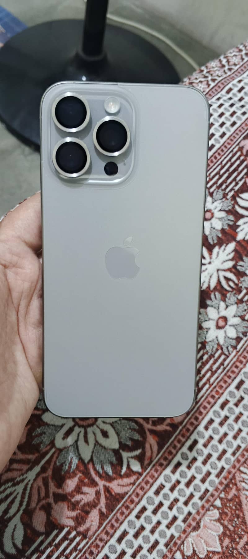 Apple iPhone 15 Pro Max 1