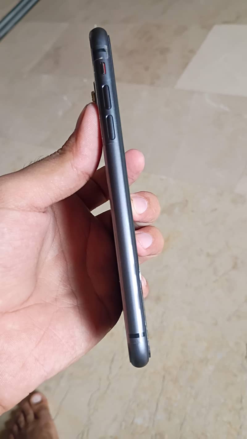Apple iPhone 11 8