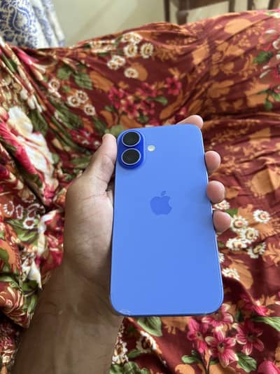 Apple iPhone 16