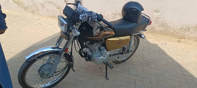 125 CG Honda Condition 10/10 2026 model Self start