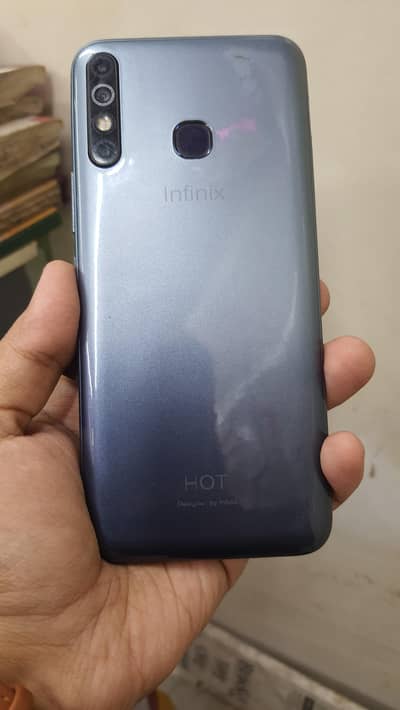 Infinix Hot 8