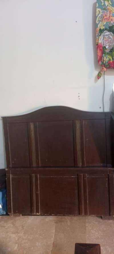 SIMPLE BED FOR SINGLE PERSON USE