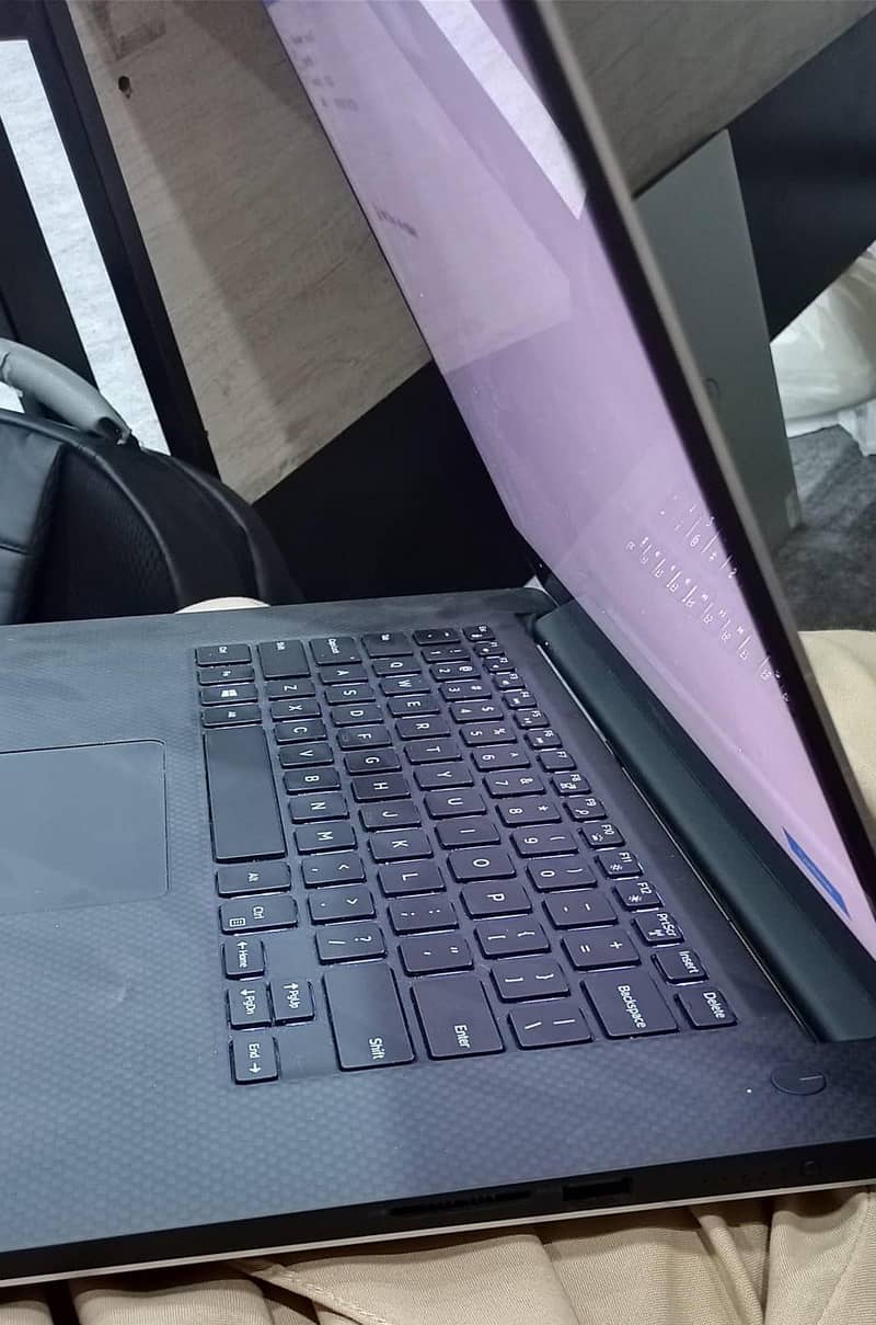 Dell precision 5520 2