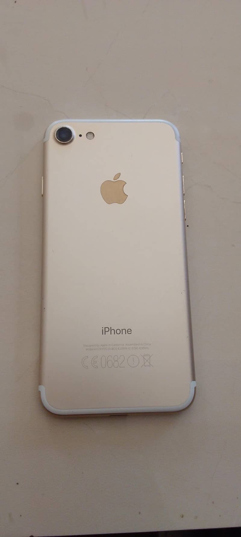 Apple iPhone 7 0