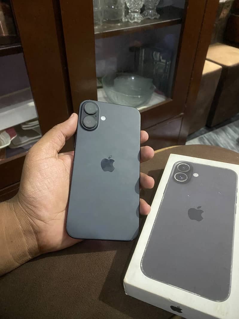 Apple iPhone 16 Plus 3