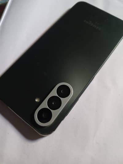 Samsung A17 8/256GB, black, like new, warranty, original charger, case