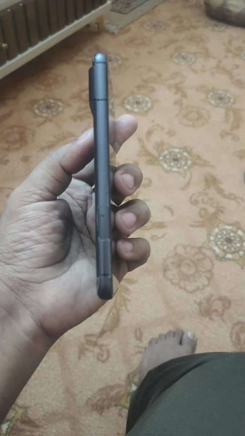 Google Pixel 8 4